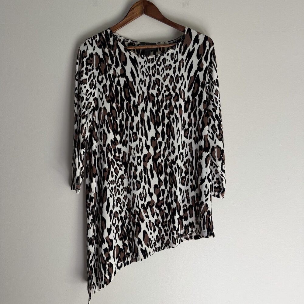 Chico’s Travelers Leopard Print Asymmetrical Tunic Top Women’s Size 2